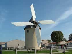 windmill in marans